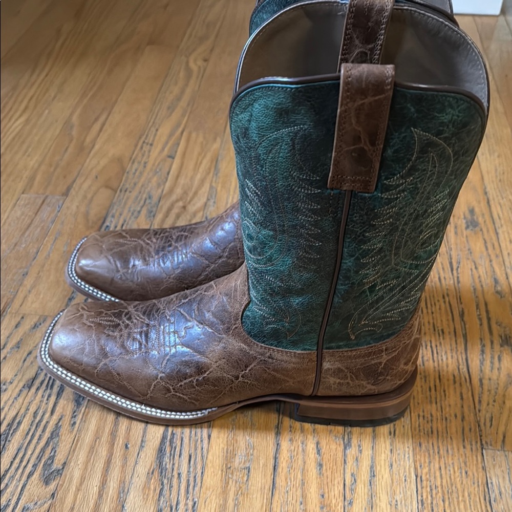 Men’s Ariat boots size 12 worn one time and are too small for me